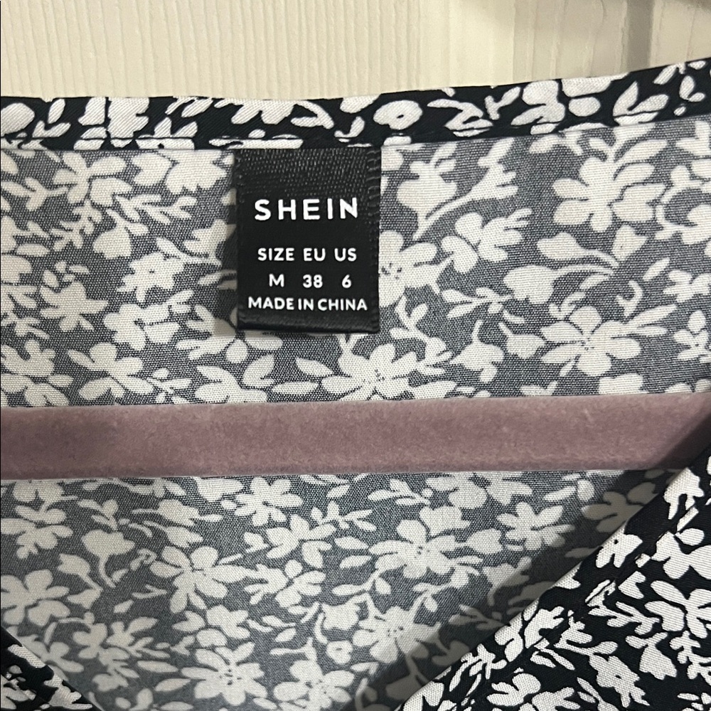 SHEIN Monochrome Floral Blouse - Picture 2 of 3
